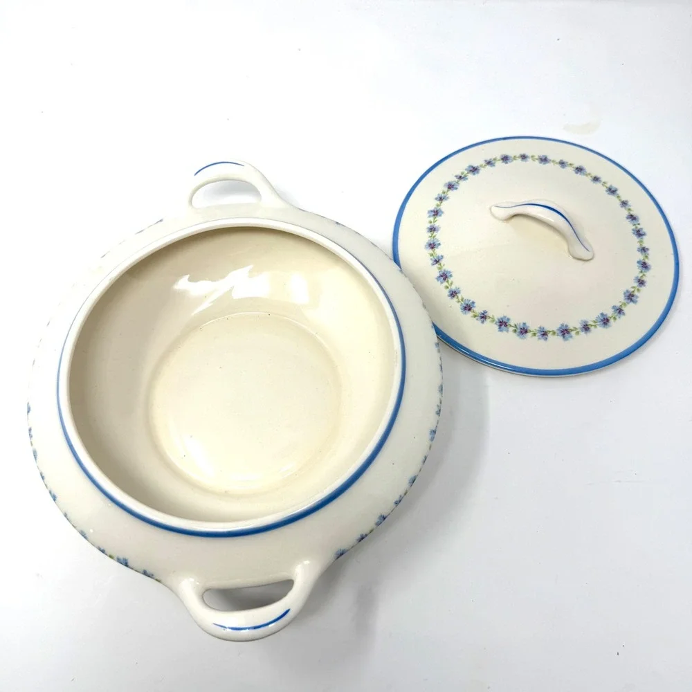 Canonsburg Pottery Bonnie Blue Covered‎ Vegetable Casserole Dish Floral Blue Rim